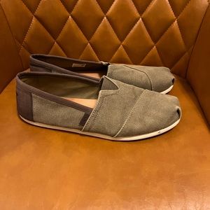 Toms Olive Washed Men Sz 11 Canvas/Trim Classic Slip On Loafers Casual Classic